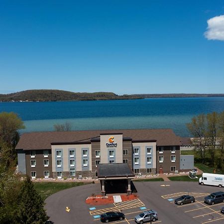Comfort Inn & Suites Munising-Lakefront Екстер'єр фото